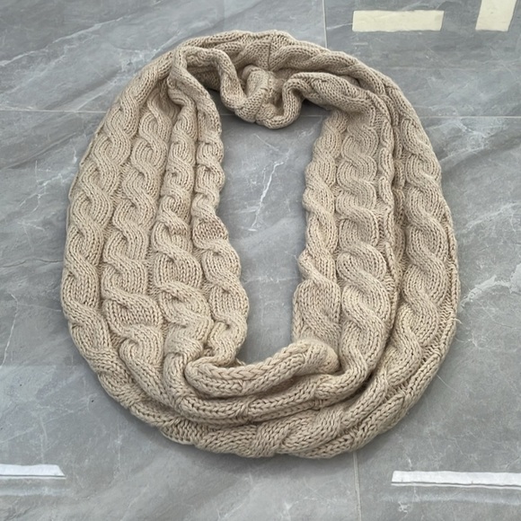 Women's Cable Knitted Infinity Scarf - Picture 2 of 15